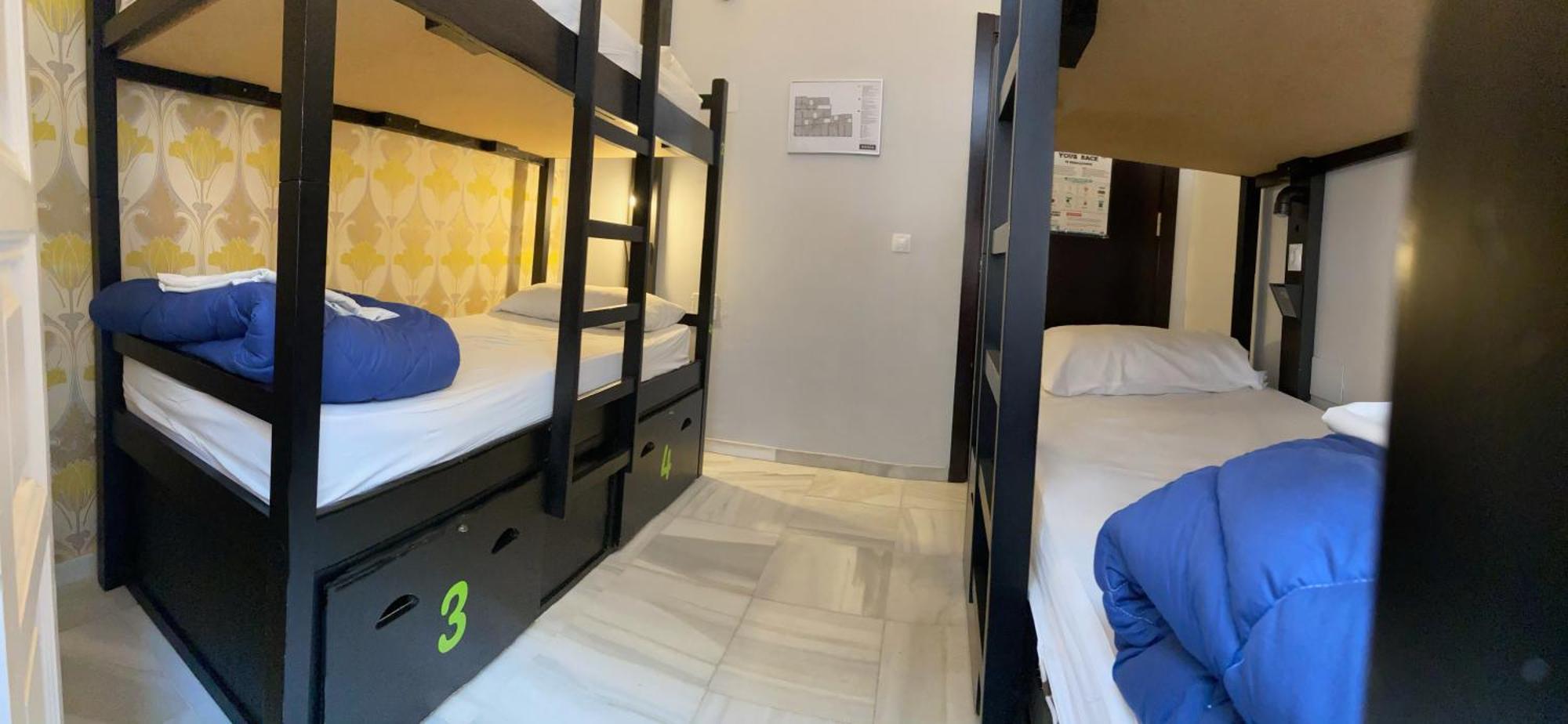Hostal Oasis Mochileros' Palace *
