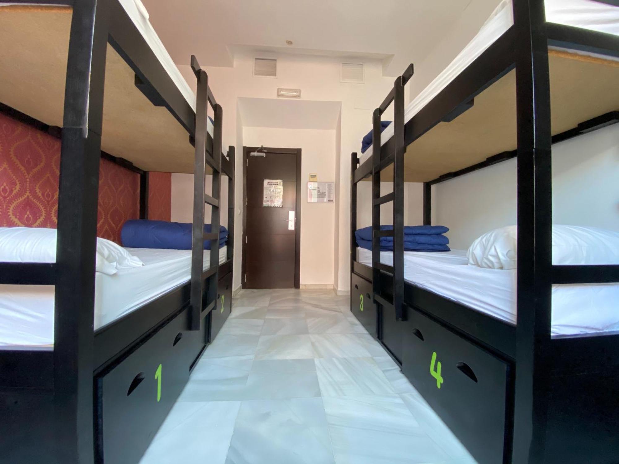 Hostal Oasis Mochileros' Palace *